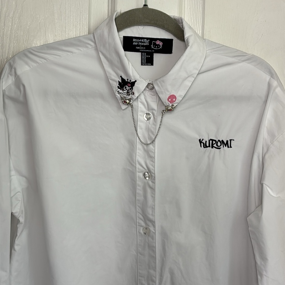 Sanrio Kuromi White Casual Button Down Shirt Size Medium Hello Kitty and Friends